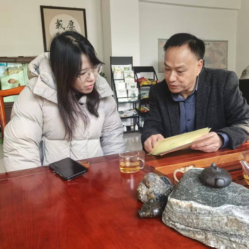 Г-н Као от Зецзян посети Фабриката за фуражи на Баошен за инспекция